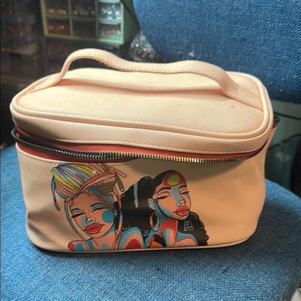 Cream Cosmetic Bag with Artistic Design and Zipper Closure